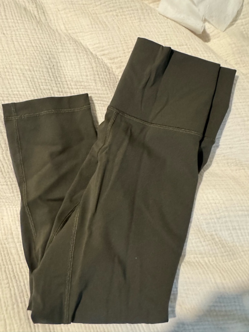 Lululemon cropped wunder under leggings size 6
